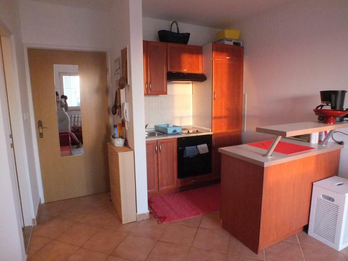 Apartment Jurja Povljana Buitenkant foto