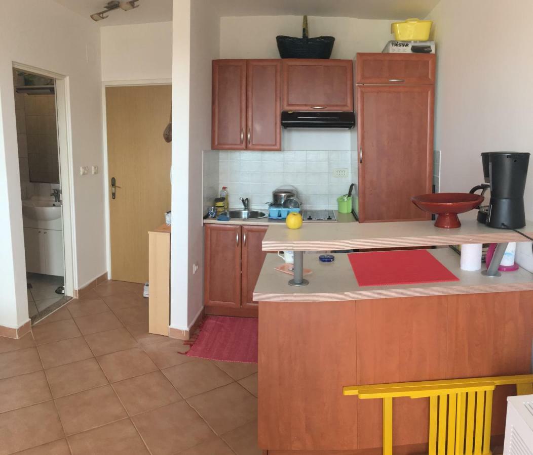 Apartment Jurja Povljana Buitenkant foto